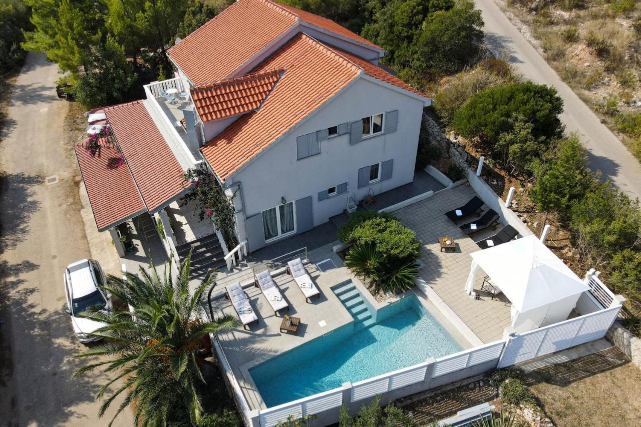 Seaside House With A Swimming Pool Pasadur, - 15847 Сasa de vacaciones